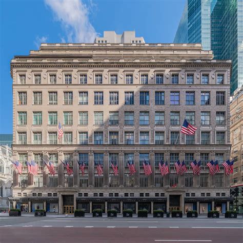 directions to saks fifth avenue